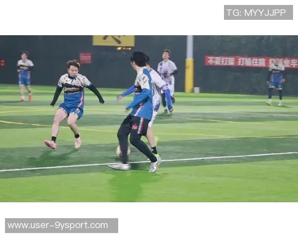 足球射穿球网的瞬间精彩与背后的技术分析 足球射穿球网的瞬间精彩与背后的技术分析